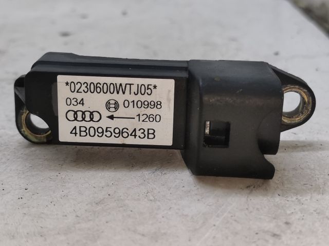 bontott AUDI A6 C5 Bal első Oldal Ütközés Érzékelő