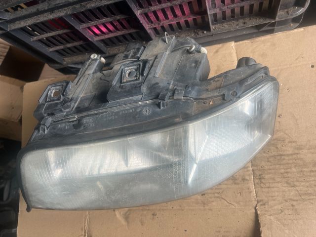 bontott AUDI A6 C5 Bal Fényszóró