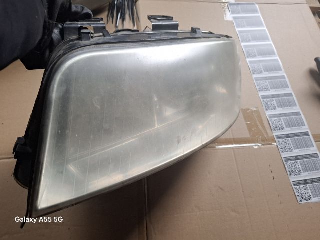 bontott AUDI A6 C5 Bal Fényszóró