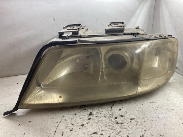 bontott AUDI A6 C5 Bal Fényszóró