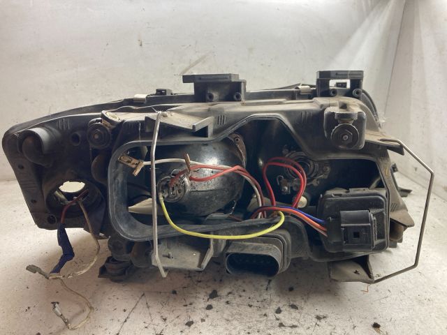 bontott AUDI A6 C5 Bal Fényszóró