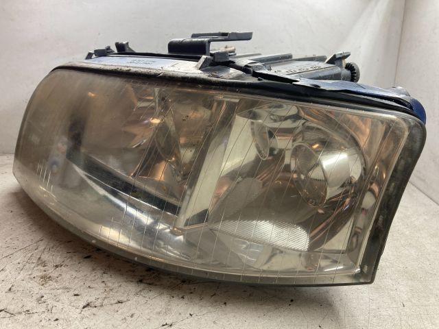 bontott AUDI A6 C5 Bal Fényszóró