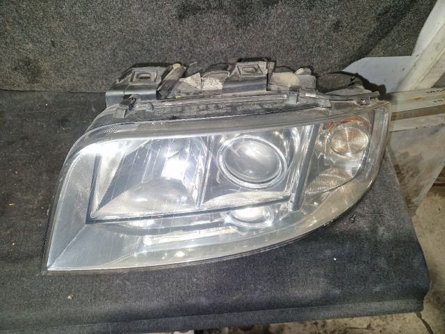 bontott AUDI A6 C5 Bal Fényszóró