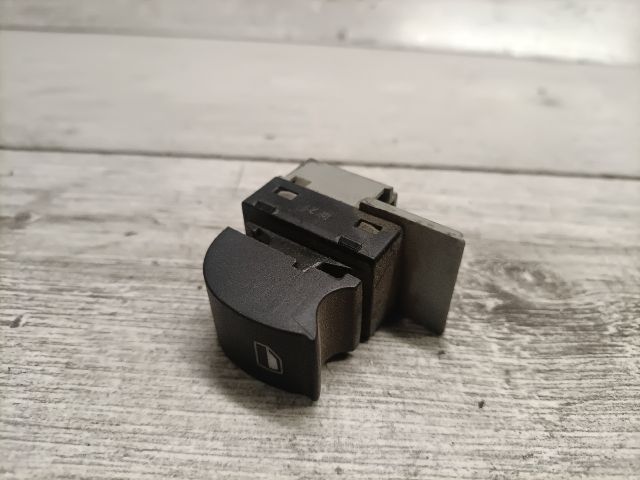 bontott AUDI A6 C5 Bal hátsó Ablakemelő Kapcsoló