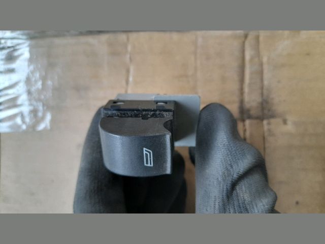 bontott AUDI A6 C5 Bal hátsó Ablakemelő Kapcsoló