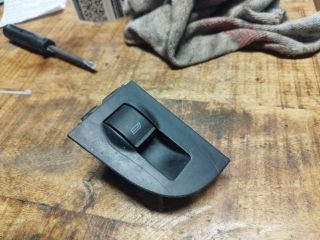 bontott AUDI A6 C5 Bal hátsó Ablakemelő Kapcsoló