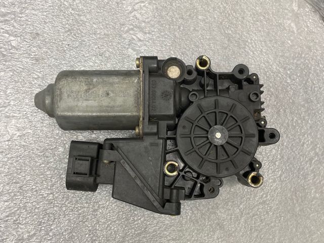 bontott AUDI A6 C5 Bal hátsó Ablakemelő Motor
