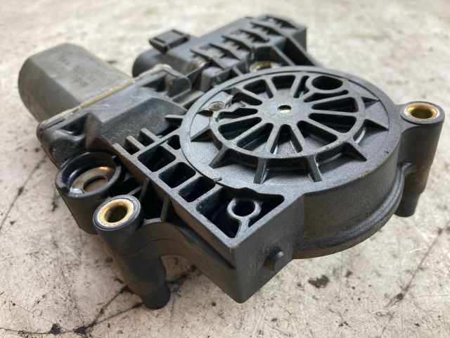 bontott AUDI A6 C5 Bal hátsó Ablakemelő Motor