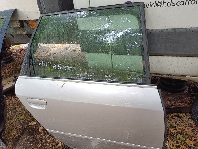 bontott AUDI A6 C5 Bal hátsó Ajtó (Részeivel)