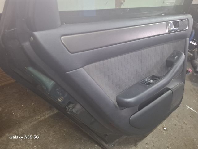 bontott AUDI A6 C5 Bal hátsó Ajtó (Részeivel)
