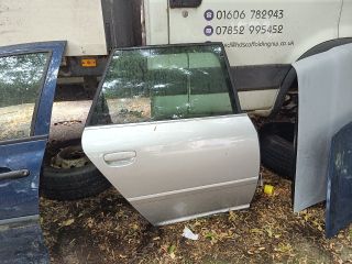 bontott AUDI A6 C5 Bal hátsó Ajtó (Részeivel)