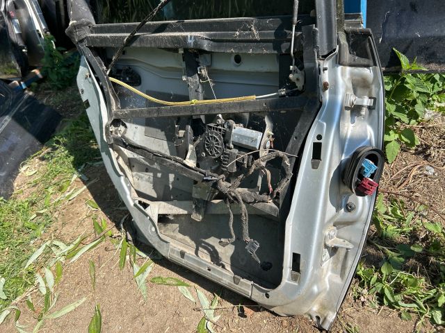 bontott AUDI A6 C5 Bal hátsó Ajtó (Üres lemez)