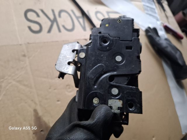 bontott AUDI A6 C5 Bal hátsó Ajtózár