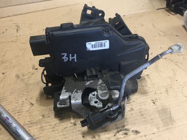 bontott AUDI A6 C5 Bal hátsó Ajtózár