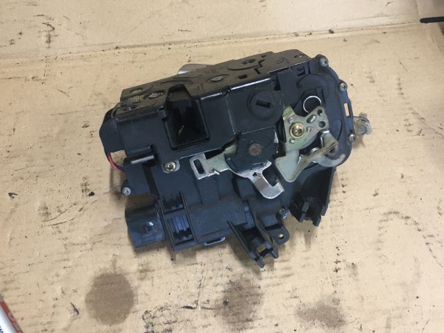 bontott AUDI A6 C5 Bal hátsó Ajtózár