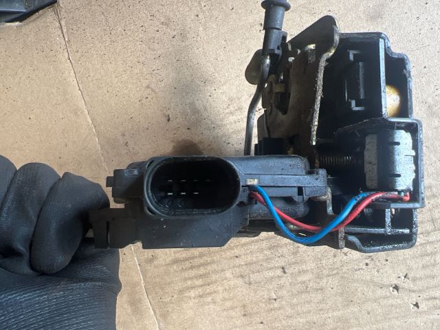 bontott AUDI A6 C5 Bal hátsó Ajtózár