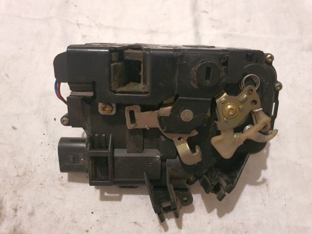 bontott AUDI A6 C5 Bal hátsó Ajtózár