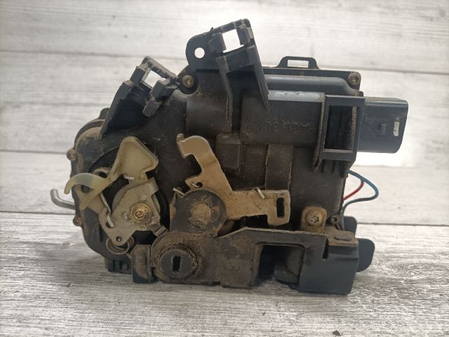 bontott AUDI A6 C5 Bal hátsó Ajtózár