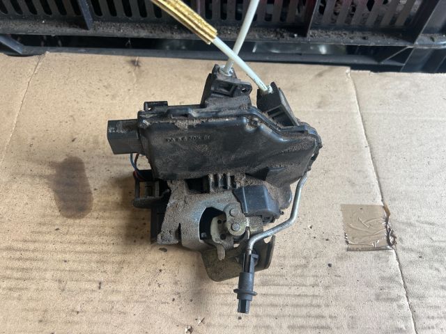 bontott AUDI A6 C5 Bal hátsó Ajtózár