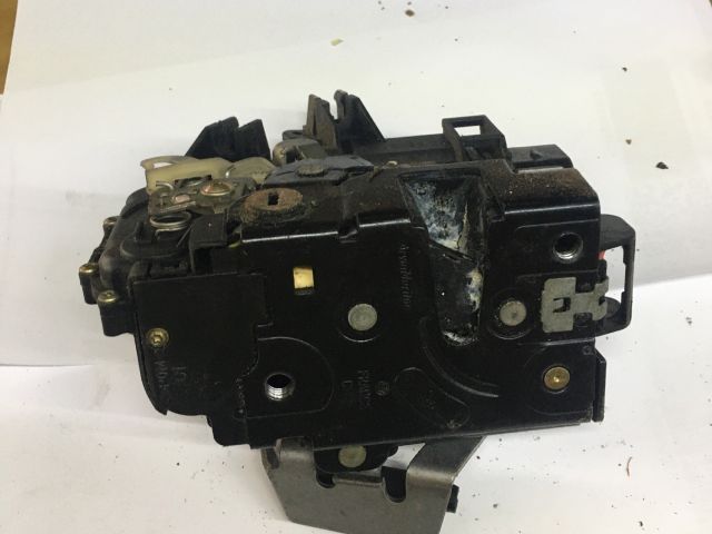 bontott AUDI A6 C5 Bal hátsó Ajtózár