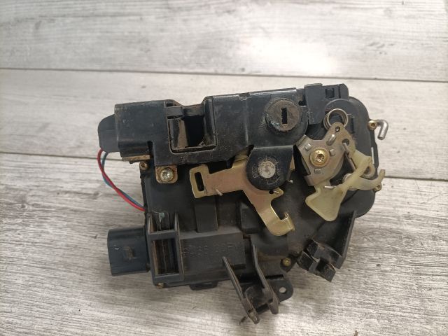 bontott AUDI A6 C5 Bal hátsó Ajtózár