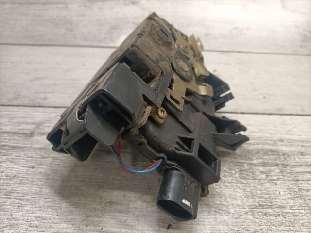 bontott AUDI A6 C5 Bal hátsó Ajtózár