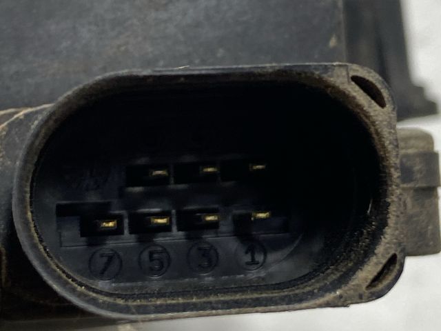 bontott AUDI A6 C5 Bal hátsó Ajtózár