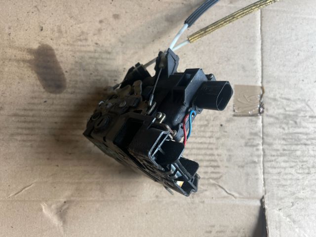 bontott AUDI A6 C5 Bal hátsó Ajtózár