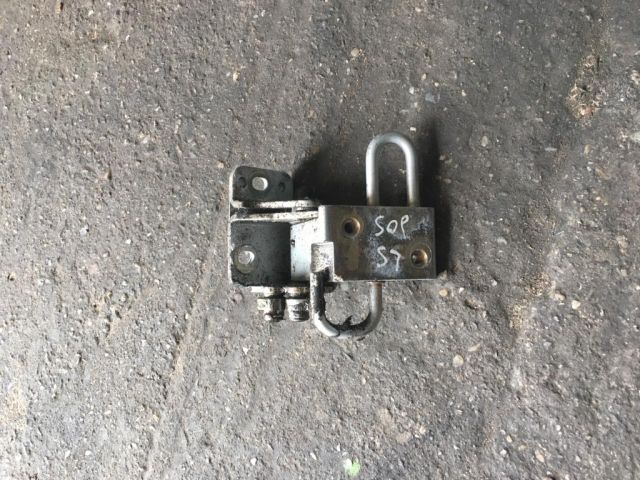 bontott AUDI A6 C5 Bal hátsó Alsó Zsanér