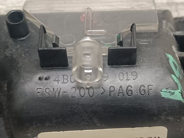 bontott AUDI A6 C5 Bal hátsó Belső Kilincs