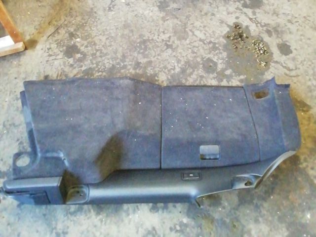 bontott AUDI A6 C5 Bal hátsó Csomagtér Burkolat (Műanyag)