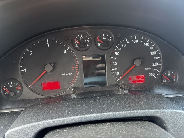 bontott AUDI A6 C5 Bal hátsó Dobbetét (Kerékjárati, Műanyag)