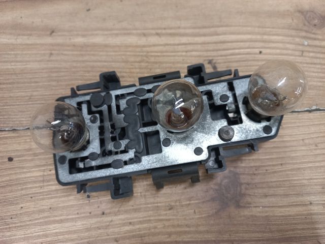 bontott AUDI A6 C5 Bal Hátsó Lámpa Foglalat