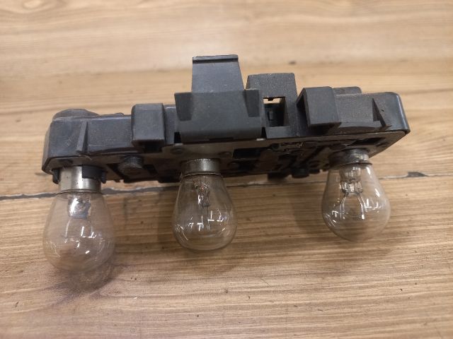 bontott AUDI A6 C5 Bal Hátsó Lámpa Foglalat