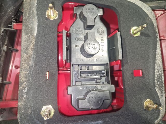 bontott AUDI A6 C5 Bal Hátsó Lámpa