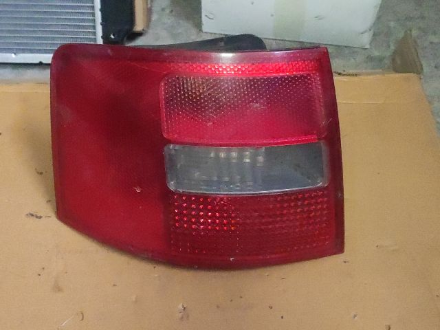 bontott AUDI A6 C5 Bal Hátsó Lámpa