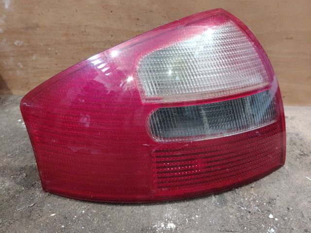 bontott AUDI A6 C5 Bal Hátsó Lámpa
