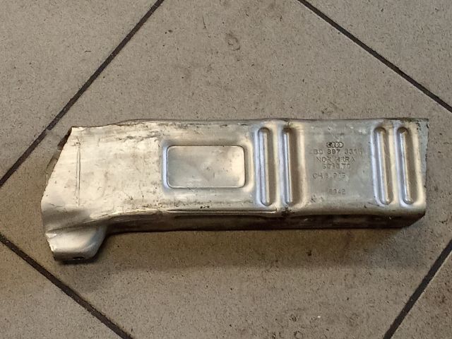 bontott AUDI A6 C5 Bal hátsó Lökhárító Merevítő (Fém)