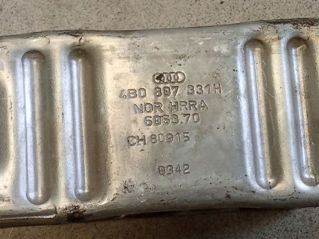 bontott AUDI A6 C5 Bal hátsó Lökhárító Merevítő (Fém)