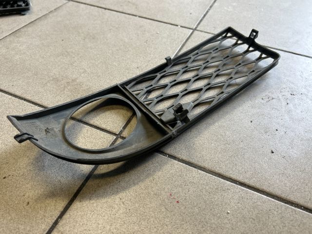 bontott AUDI A6 C5 Bal Ködlámpa Rács
