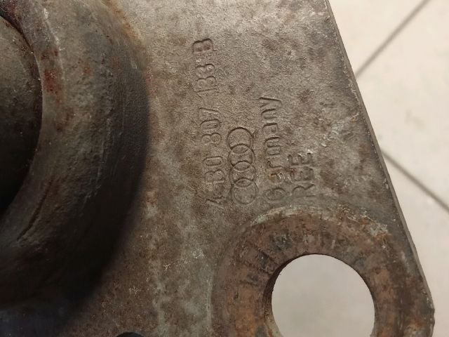 bontott AUDI A6 C5 Bal Lökhárító Tartó Nyúlványvég