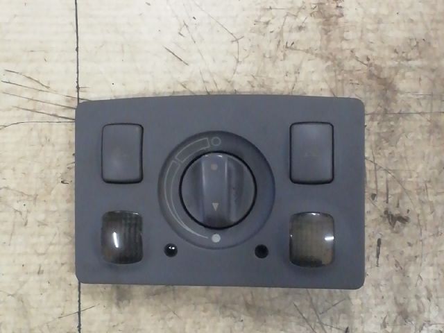 bontott AUDI A6 C5 Belső Világítás Tetőablak Vezérlővel