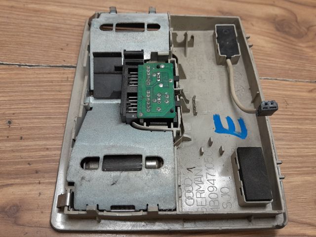 bontott AUDI A6 C5 Beltér Világítás Első