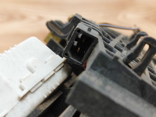 bontott AUDI A6 C5 Csomagtér Nyitó Kar / Gomb