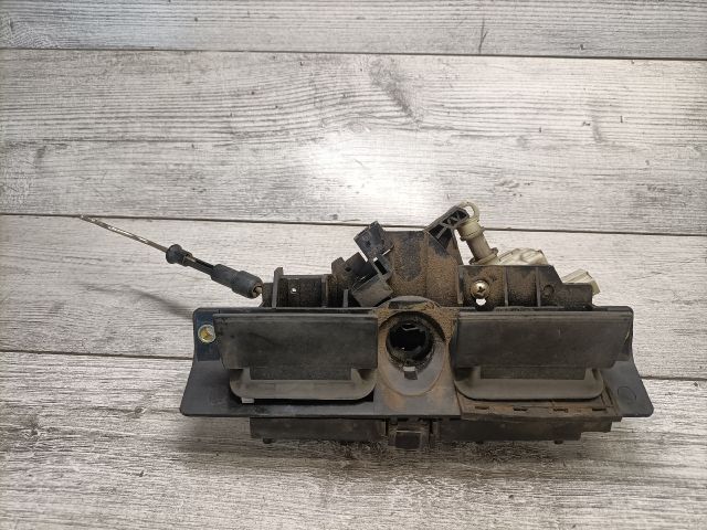 bontott AUDI A6 C5 Csomagtér Nyitó Kar / Gomb