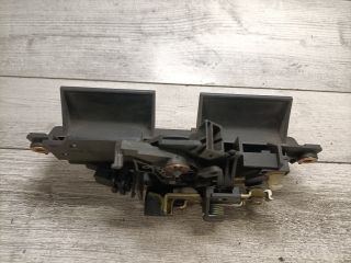 bontott AUDI A6 C5 Csomagtér Nyitó Kar / Gomb