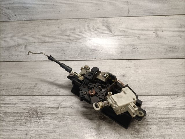 bontott AUDI A6 C5 Csomagtér Nyitó Kar / Gomb