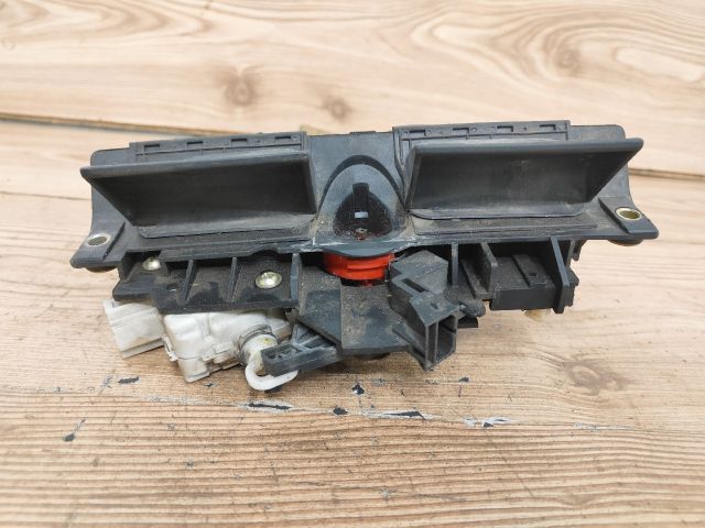 bontott AUDI A6 C5 Csomagtér Nyitó Kar / Gomb