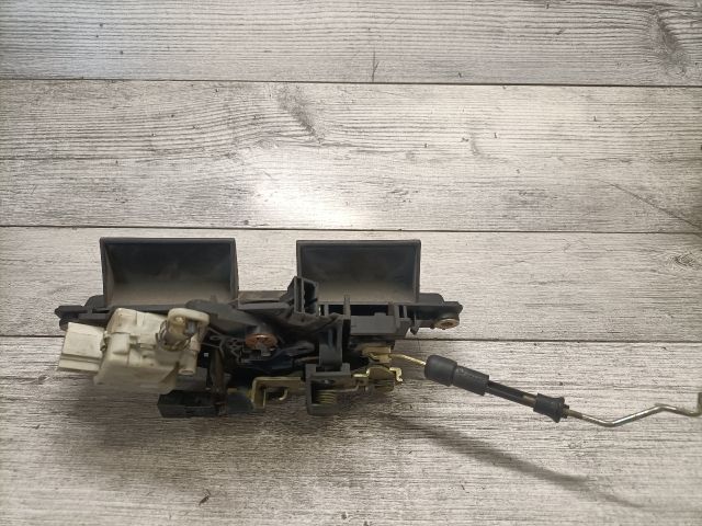 bontott AUDI A6 C5 Csomagtér Nyitó Kar / Gomb