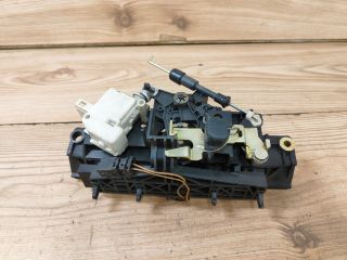 bontott AUDI A6 C5 Csomagtér Nyitó Kar / Gomb